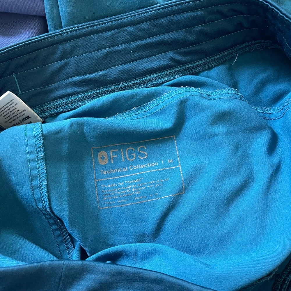 Bundle Of 2 Figs Technical Collection Pants - image 4